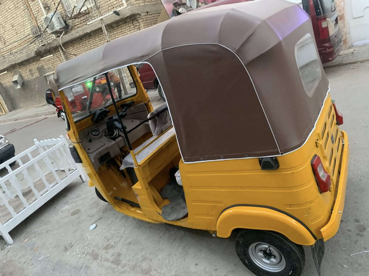 سلام عليكم تكتك 2019كشره مكفوله بيه صبغ بس لغد كير اكسن مكينه  خير من الله  سعر 6500وبيه مجال مكان بغداد تقاطع كسره وعطش حي الكوفه *********** غير متواجد ع الفيس
