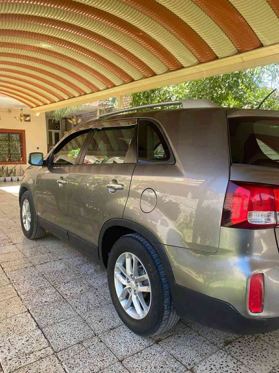 سلام عليكم
من رخصه الادمن المحترم 
سورنتو 2015 أمريكي 
2400  
السياره بيها  سونار موجود
السياره نص مواصفات 
ايكو 
مانع انزلاق
السياره جاهزه ما تصرف عليها شي 
تخم تاير 
باتري جديد 
كهربائيات كله جاهز 
سعر 135 وبيها مجال بسيط
السياره بسمي  
تحويل ثاني يوم 
مكان السياره ديالى بعقوبه
للاستفسار اكثر ***********
