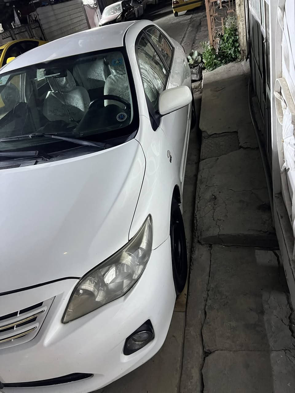 سلام عليكم 
كورلا 2011 خليجي مال شركه عامه 
بيه جملغ مامي صبغ بيه شبيرين بل باب قبق جنطه نصه صبغ
سياره جاهزه صدر مامي خلفي جديد 
تخم تاير جديد 
باتري جديد 
سياره بسمي رقم بغداد الجديد 
سعر 117 بيه مجال 
***********
مكاني بغداد البنوك
