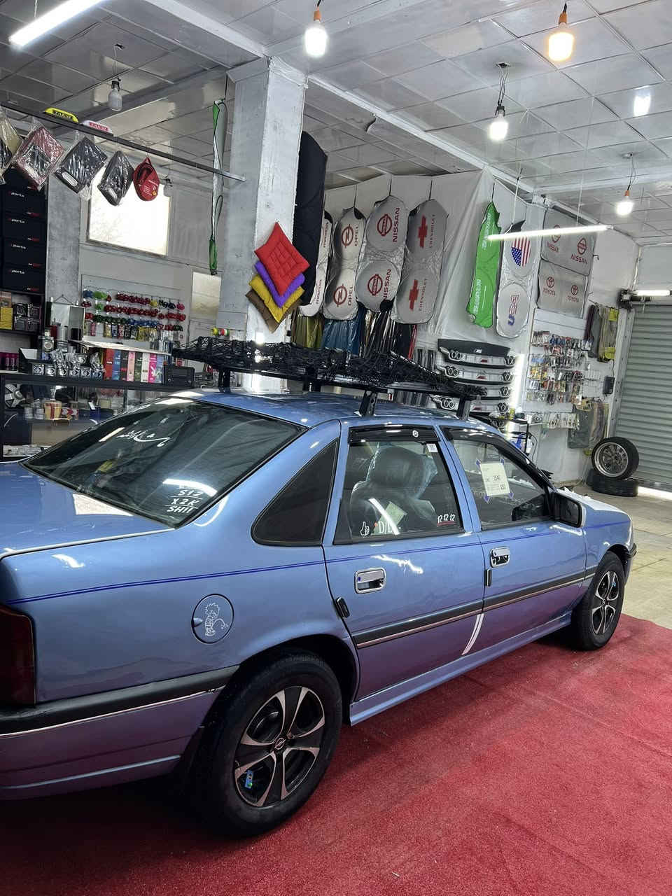 مؤديل 1992
مةكينة 20 
ئارم پلاستيك بةشةرتي غرامة 
گير عادي 
بةخ بؤ جواني
فول كةمةليات 
چةمچةي لةگةل نية 
لةشاري كؤيةم گؤرينةوةش بةس بةتةكسي و پيكاب دةكةم 
سحري 25 وةرةقةو مةجالي كةم 
***********
***********
