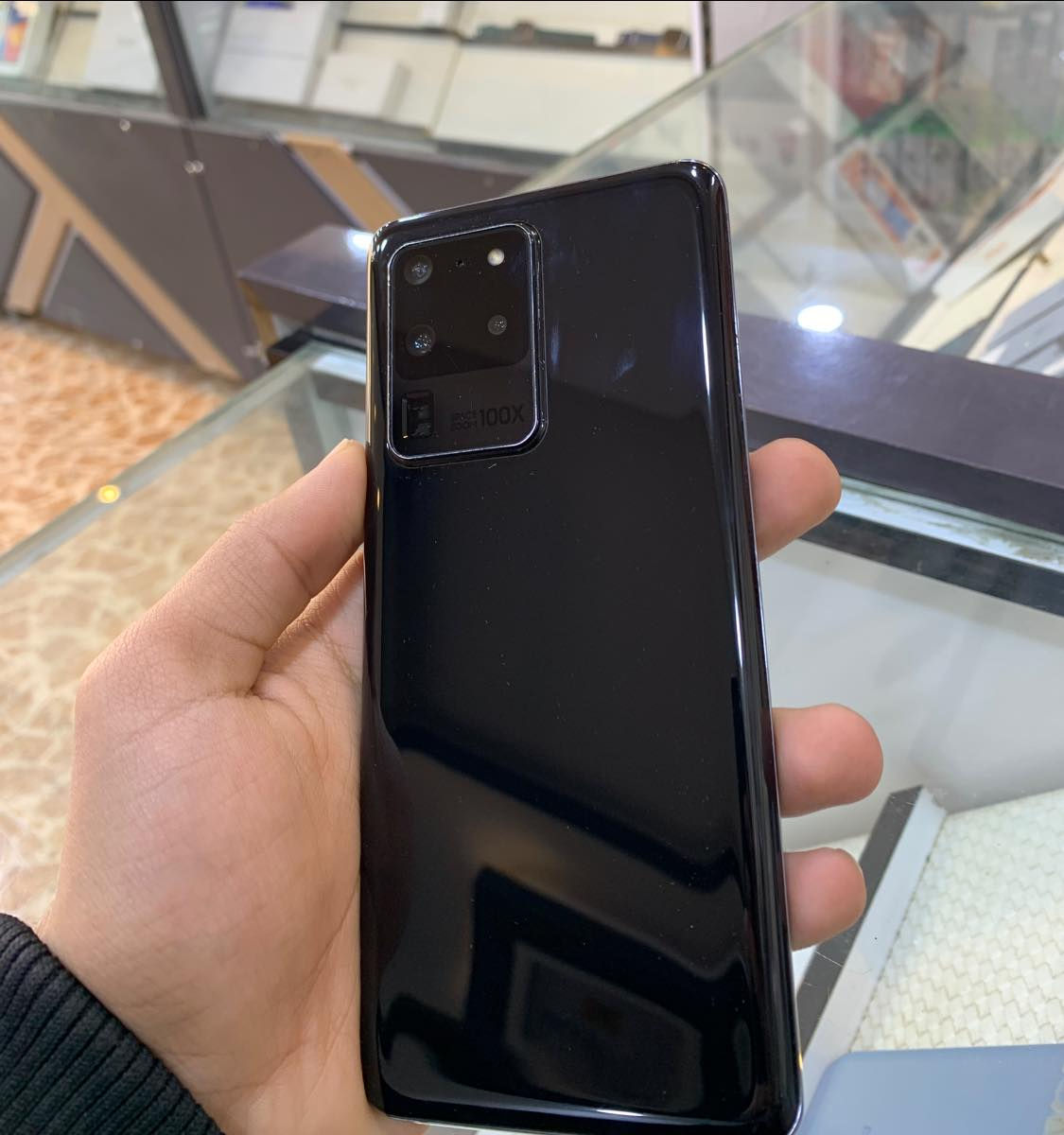 S20 ultra
ذاكرة 256
الجهاز نضافة 95%
مبدل فقط ضهر 
الجهاز ضمان 24ساعة اي خلل اي شي يرجع 

العنوان سامراء / حي الضباط الأولى /مقابيل سوق الضباط الكبير 
مركز زيد للإتصالات 
للاستفسار والتواصل واتساب أو  على الرقم 
*********** 📱📞
