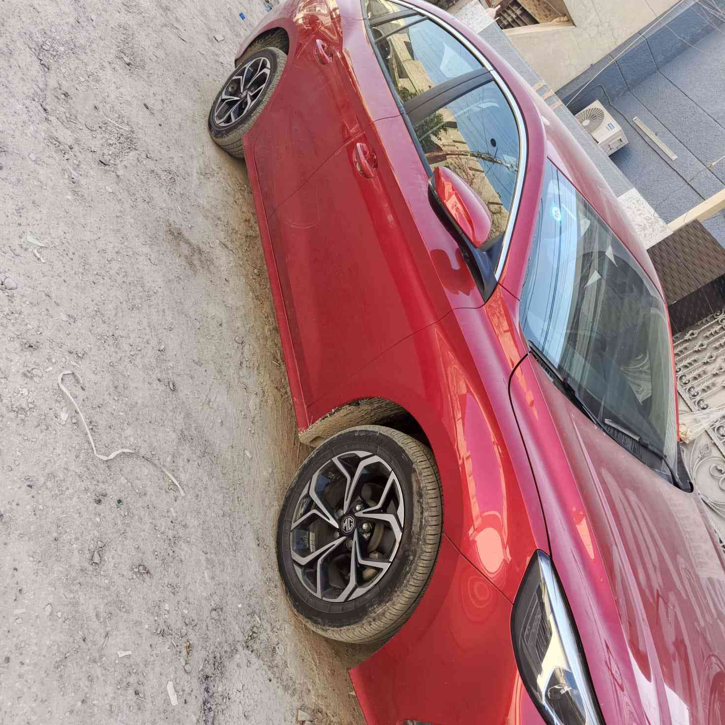 السلام عليكم MG GT1.5 تيربو 4 سلندر  كير 7سرعات DCT ماشية 35الف كيلو  شاشة اندرويد اوتو وكاربلي تحكمات بصمة حساسات كاميرا 360 ويل 16 بلادي شحن لاسلكي السيارة مابيهة نقص حدادية سيارة بلادية وجديدة تايرات جديد منضومة بانزين كلهة ادامة وجديدة كهربائيات كلهة شغالة 
السيارة مكفولة من الصبغ والتبديل والشخوط 
ملاحظات السيارة الچاملغ الأيسر   بي طخة بسيطة وتعدلت على البارد واكو تكحيلة بالتكمة  والباقي كلة مكفولة العنوان السيارة بغداد الدورة سعر السيارة  107ورقة وبي مجال للأستفسار خاص او الأتصال على الرقم 
***********
