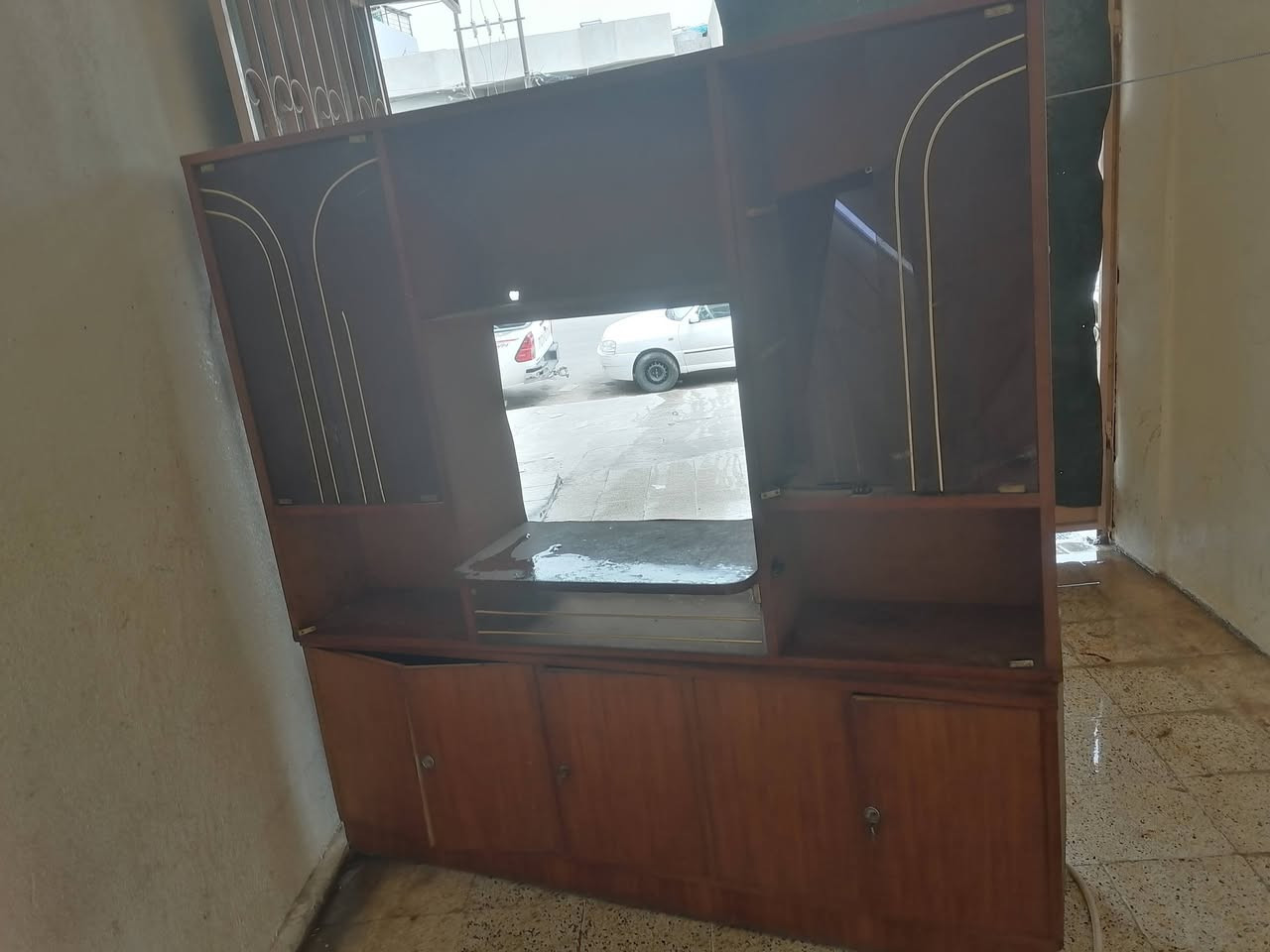 سلام وعليكم اخوني عندي هذ البيسكل للبيع وهاي البوفيه البيسكل 30الف ولبوفيه 20الف للستفسار تصل على ارقام ***********  ***********  مكانهم موصل الايسر
