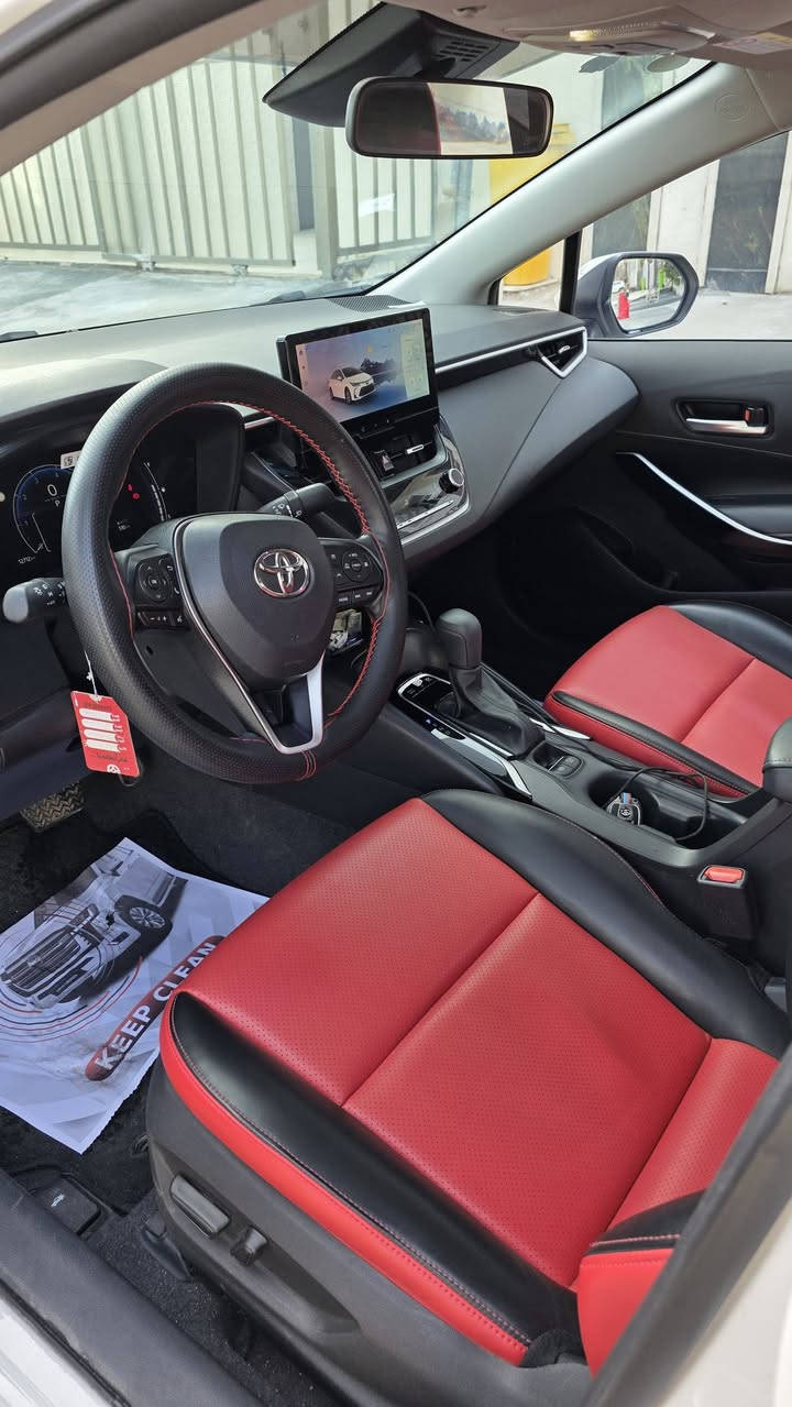 السلام عليكم 
كورولا 2025 الشكل الخليجي رقم بغداد
فول مواصفات داخل احمر 
والجام ايضا مغلف عازل حرارة 
بيها بارد بسيط بخشم البنيد
ماشية 12 الف كيلو 
السعر 154
عنواني بغداد حي الخضراء 
***********
