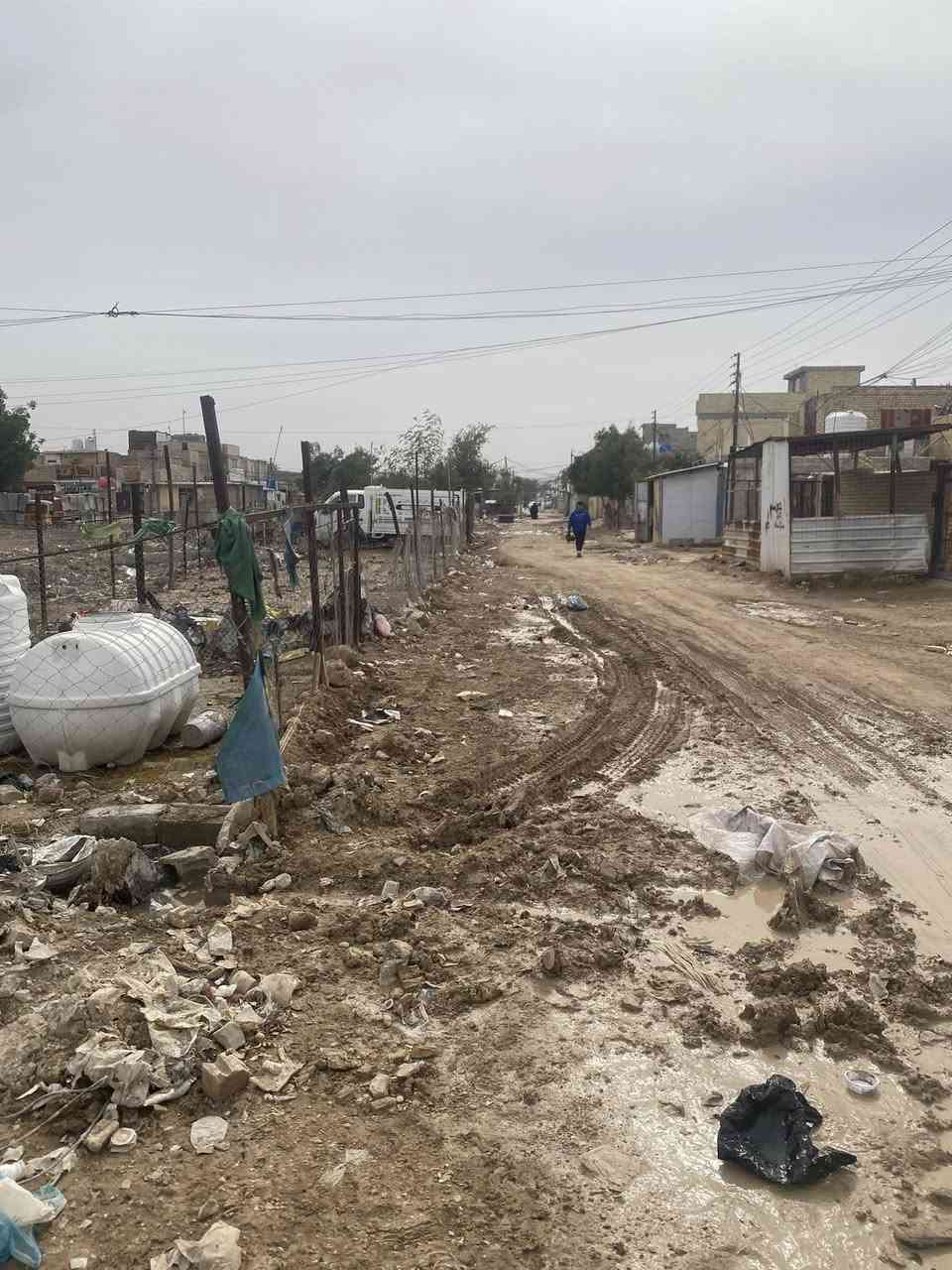 السلام عليكم بيت البيع مساحه 200متر قرب سوق الاوله قرب سوق محمد شعيبث على ساحه تصال ***********
