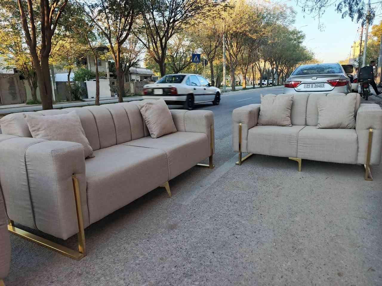 سلاوهاورییان
ئە م تاقمە بۆ فرۆشتن
10نە فە رییە  زۆرتایبە تە 
شیوازی تورکییە
بە لۆکی ماوە تە وە
ژ.م***********
شوین.کە لار
