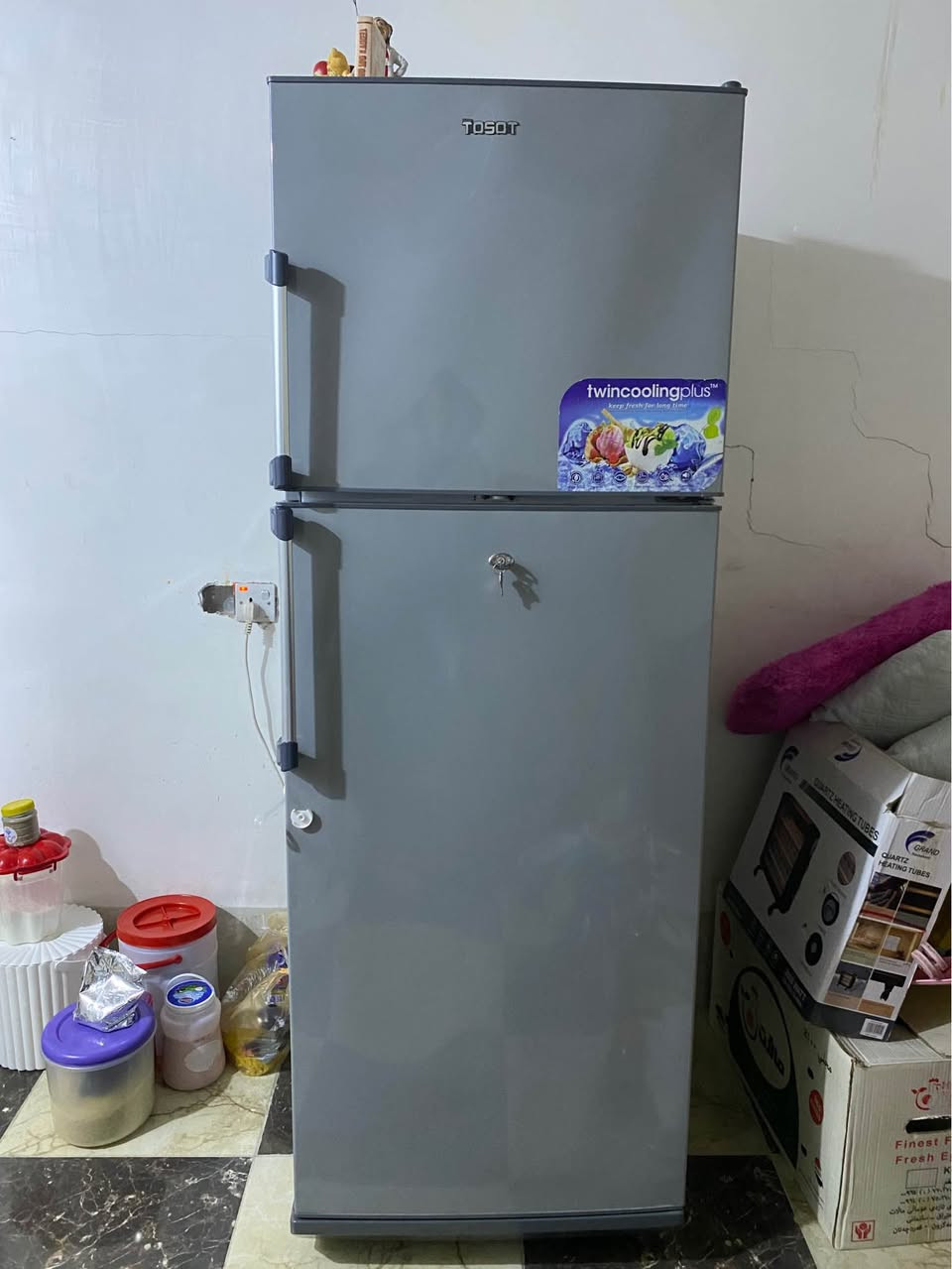 مزاد انس الوندي 

ثلاجه حجم كبير جديد لوك بعدها كلش قليل مستخدم شرط الفحص والشغل ابيعلك سعر 300 الف 

للبيع والمراوس مراسله الصفحه او اتصال بالرقم 

***********

عنوان بختياري اول شارع السيطره قبل خليل ابو باله خناقين, ديالى
