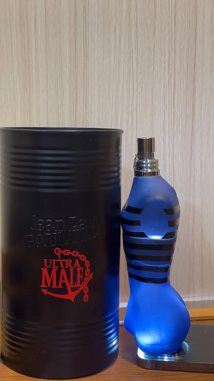 السلام علیکم 

   عطر Jpg ultra male للبیع حجم ٢٠٠ مل اصدار ٢٠٢١ بسعر ١٠٥ دولار

مستخدم مثل ما موضح بالصورە و علما العطر میجیي 
متروس یجي لحد الکتف تقریبا متروسە


**إذا كنت صاحب هذا الإعلان وتريد حذفه لأي سبب، رجاءا أرسل رسالة إلى الدعم الفني**