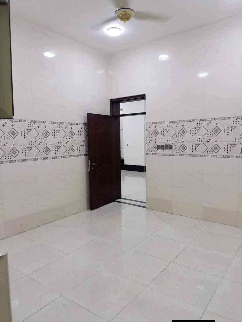 #عرض_مميز_جداً_وبسعر_مناسب .

يوجد دار للبيع في الرمادي شارع 40 قرب افران الصباح ، 

يبعد عن الشارع الرئيسي 150 م.

المساحة الكلية 205 م.

طابو زراعي سند 25 فسفوري تحويل مباشر .

يحتوي الدار على غرف نوم عدد 2 وصالة واستقبال ومطبخ وصحيات داخلية وخارجية و كراج و في طابق الثاني صالة كبيرة مع صحيات  ....

بناء حجر.
نظام بوستر ماء ...
نظام بوستر خارجي غاز .
نظام كامرات...

ابواب تركي ...
شبابيك المنيوم...
ابواب خشب تركي ...

الأرضية بورسلين ...

بناء حديث سنة 2024 .

#سعر 150 مليون وقابل للتفاوض.

للمزيد من التفاصيل 
يمكنكم زيارة مكتبناا مكتب العين العقار ع شارع 40 مدخل الصوفيه الثانية 

او الاتصال على الارقام 

***********

***********

***********
