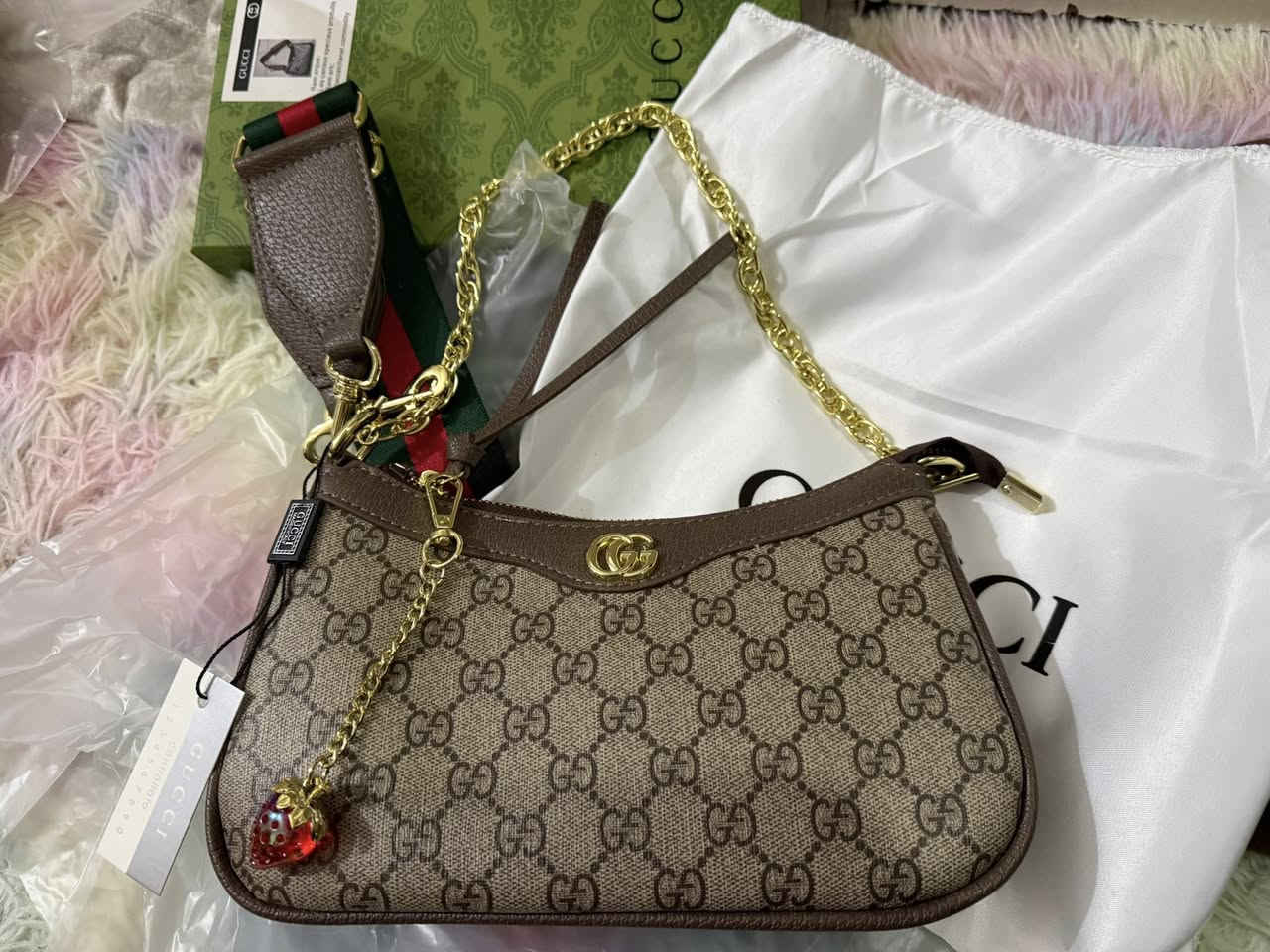 GUCCI خلي سعر وتدلل


**إذا كنت صاحب هذا الإعلان وتريد حذفه لأي سبب، رجاءا أرسل رسالة إلى الدعم الفني**