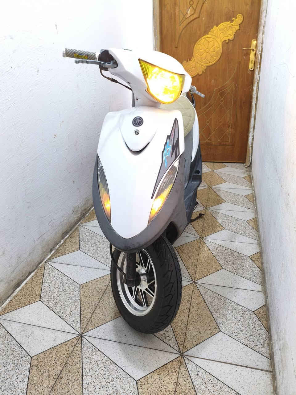 ماكس جديده كلهة شغاله سلف هندر اشاير سكنات ما مفتوحه شلعه ومشي نعومه كلش حلوه كفرات  اصليه حواضن اصليه عدادات الكهربايات كلها شغاله بوشه 49 ابلاديه لايت عالي وناصي دبلات امامي وخلفي ابريكات اماميه وخلفيه جاهزه اخت الرمبه نعومه كلش حلوه ما بيها اي نقص لا تبخير لا تنقيص جاهزه مكان حيانية شارع السيد سعر 750 رقم ***********
