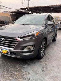 ‏￼ سلام عليكم توسان ￼ موديل 21 ￼ سيارة فول من عدم فتحة حساسات أمامية ح...