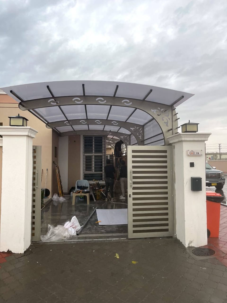 الجميع 
هل تبحث عن سقيفة تحميك من حر الشمس والمطر؟ ☀️🌧️
نحن نوفر لك أفضل الحلول بأعلى جودة وأحدث التصاميم!
✅ تصنيع وتركيب سقائف جام بلاستك
✅ مقاومة للحرارة والعوامل الجوية
✅ تصاميم عصرية تناسب المنازل والمحلات
✅ أسعار منافسة وخدمة سريعة
📍 نعمل في النجف وجميع المحافظات
📞 للحجز والاستفسار: ***********
💥 لا تفوت الفرصة… خلي راحتك وأمانك أولويتنا!
