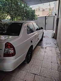 فيرنا 2014 للبيع  بغداد خصوصي رقم جديد بأسمي ما بيها اي نقص سياره ماشي...