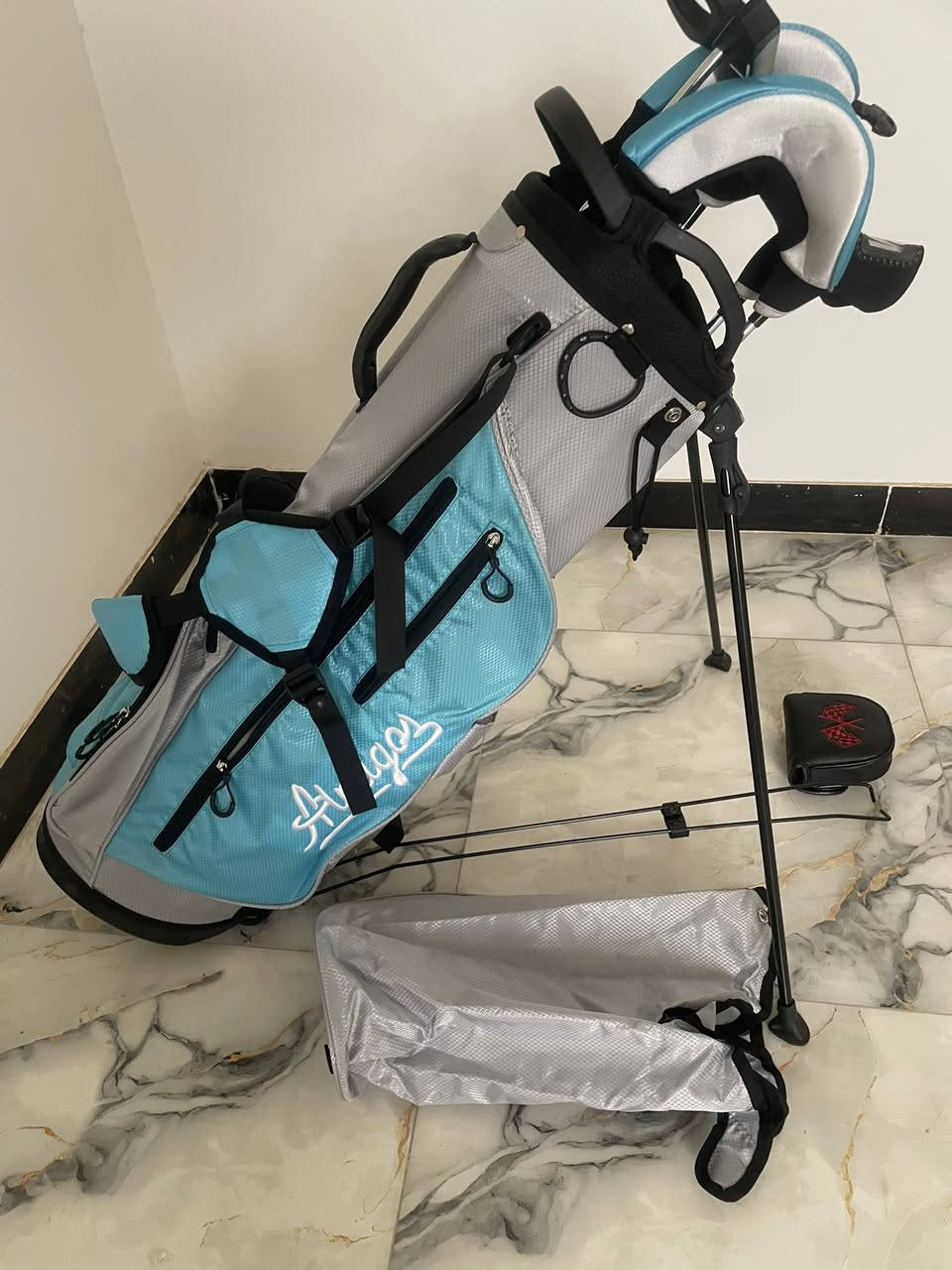 حقيبة مع مضارب كولف عدد 5 ومضرب احترافي ماركات عالمية


**إذا كنت صاحب هذا الإعلان وتريد حذفه لأي سبب، رجاءا أرسل رسالة إلى الدعم الفني**