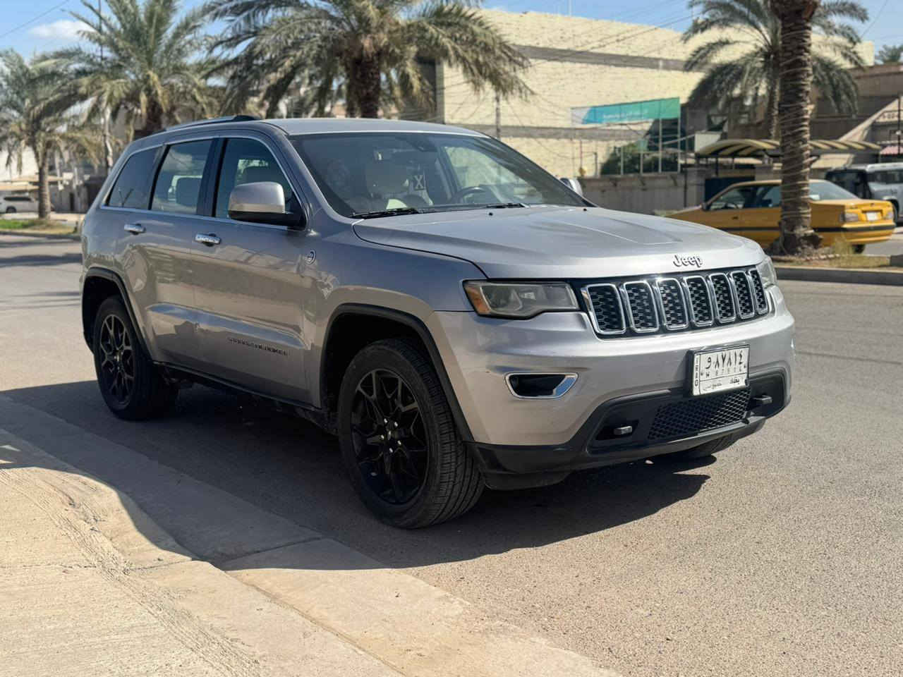 السلام عليكم
جيب 2017 وارد امريكي حادثها جاملغ خلفي وقبق صندوك بدون دواخل بدون ايرباك وهنا ب العراق بيها ركن البنيد صبغ محرك 6 سلندر فول عدا الفتحه سياره جاهزه
العنوان بغداد السيديه
السعر 175
للاستفسار ***********
