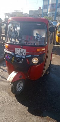 تكتك للبيع المديل 18تكتك نضيفة وخير من الله مابيهة اي نقص مكينة 20جديد...