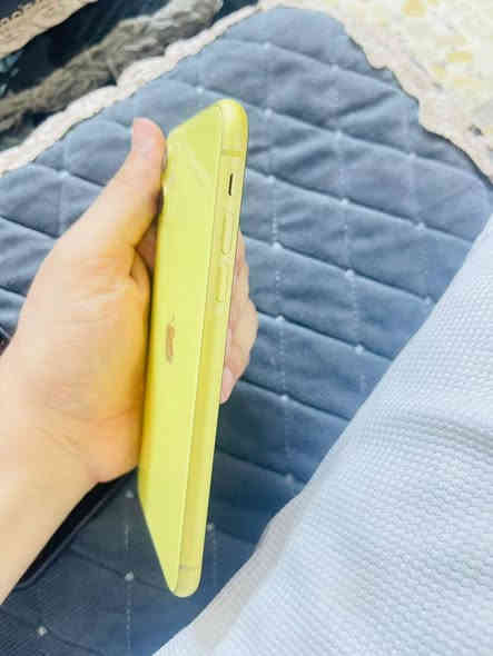 سلام عليكم فون 11عادي للبيع ذ128
ب79 نظامm يجي ويا شاحنه مع حافضه الجهاز نضيف تاخذه فحص اذا عجبك'بغداد الشعب سعره 230بي مجال بسيط 
واتس***********
