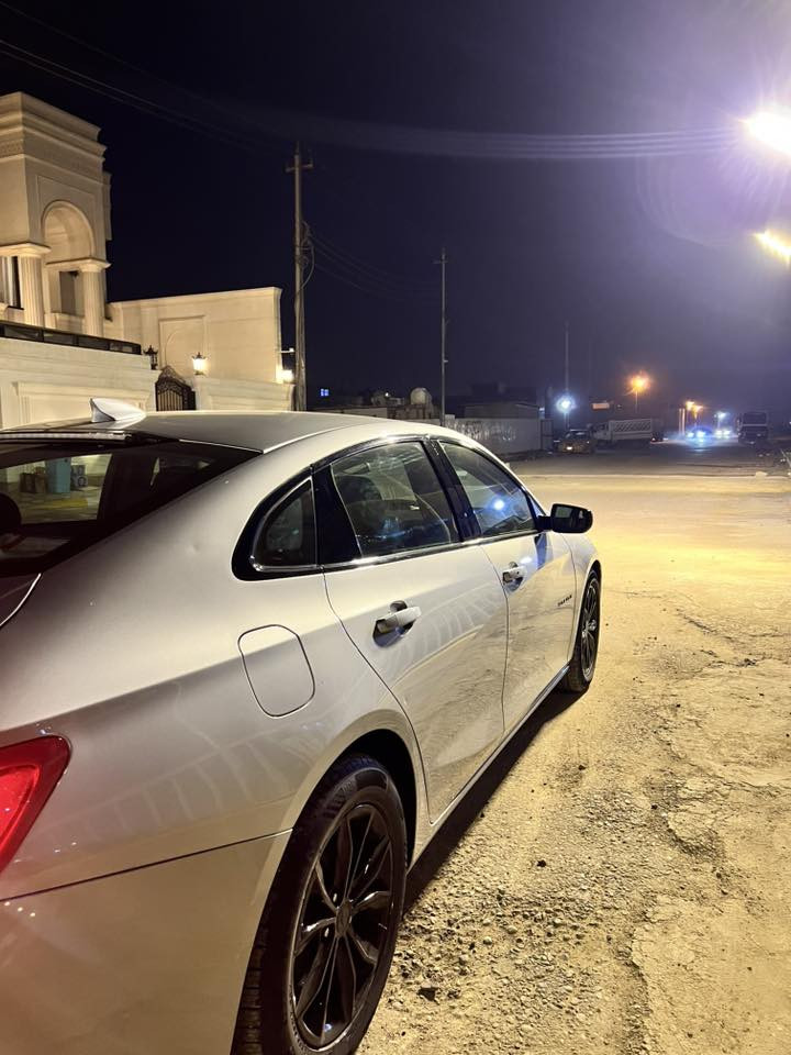 السلام عليكم
ماليبو 2022 Lt 

مواصفات : كشن سايق كهرباء كشنات تدفئه تبريد منفصل 
قطعتين تبريد 

+ باقي مواصفات الماليبو المعروفه 

رقم بغداد معوقين باسم والدي وكالة بأي وقت 

فقط دعاميه صبغ 

لا ايرباك لا شواصي راديترات ومروحه وغرضاها كلها بلاديه 

بدون اي گلوب بالدشبول 

صور الحادث موجودة بالمنشور 

ماشيه ١١١ كيلو 

*********** 

السعر 122$
