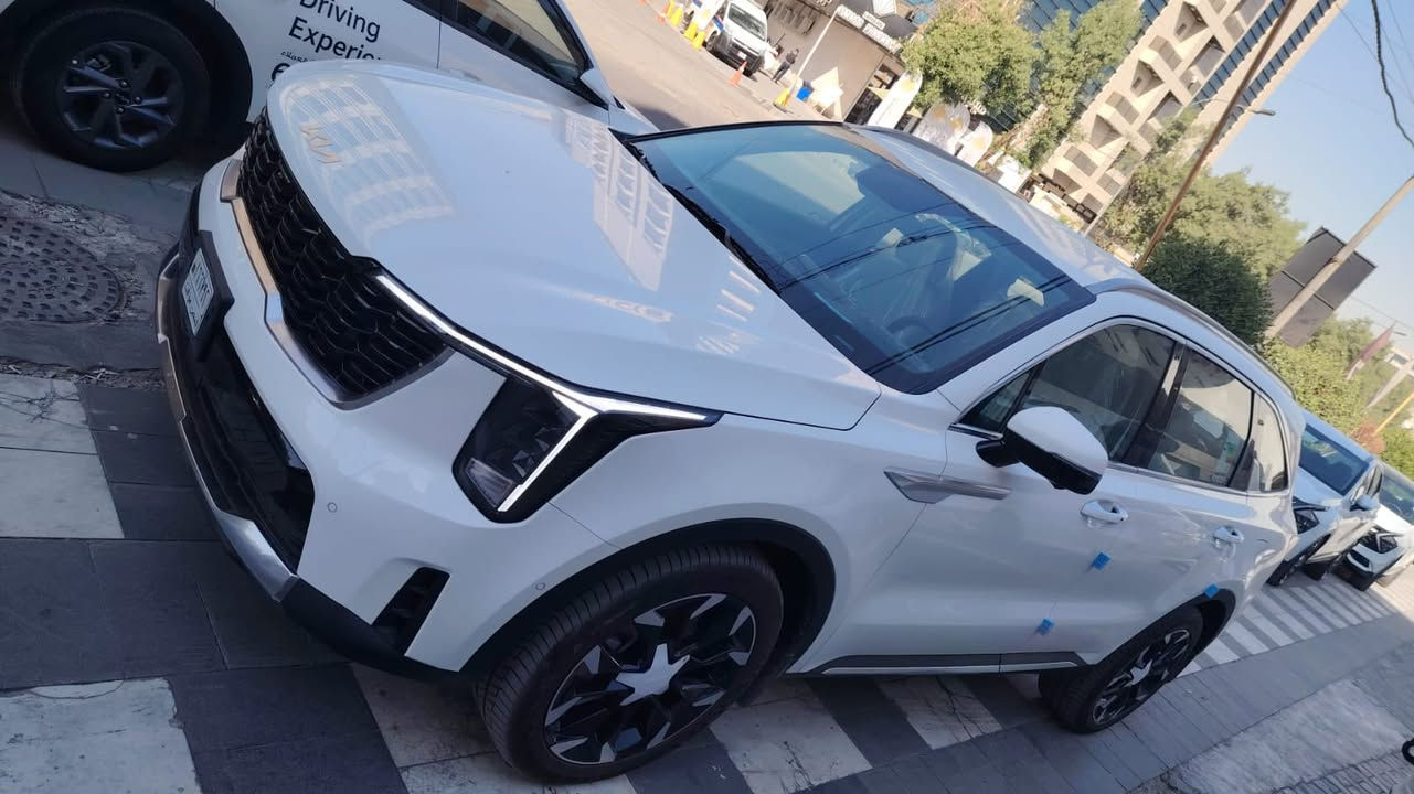 Kia Sorento 2025 
كيا سورنتو خليجي وكالة زيرو  قماره حديد  موديل 2025
كتاب شهداء
حجم المحرك 6سلندر 3500cc
مواصفاتها
مقاعد مخمل وكراسي أماميه كهرباء وبردات جانبيه على المقاعد الخلفيه و4 كاميرات رادار أمامي وخلفي وتحريك بالريمونت أمامي وخلفي وجنطه كهرباء وحساس امامي وخلفي وتشغيل عن بعد ودخول بصمه ابواب ذكي
ضمان خمس سنوات او ١٠٠ الف كيلو متر كير ومكينه وكهربائيات بكل تفرعاتها
وصيانه سنتين او 40 الف كيلو متر تبديل دهن وفلتر مجاناً كل ٥٠٠٠ كيلو متر
مغلفة ppfضمان ١٠سنين

 يتوفر لدينا شحن الى الامارات وتركيا   
خدمة التخليص الكمركي والنقل الى جميع محافظات العراق من جميع منافذ العراق الحدودية  

للتواصل *********** بغداد 
*********** دهوك
*********** دهوك
00905348133355 تركيا 
العنوان : بغداد / البلديات / قرب جسر 7 نيسان  
دهوك /شارع بهار ستي / داخل المعارض / معرض رشيد سعيد 
#مزاد_هايدرا
