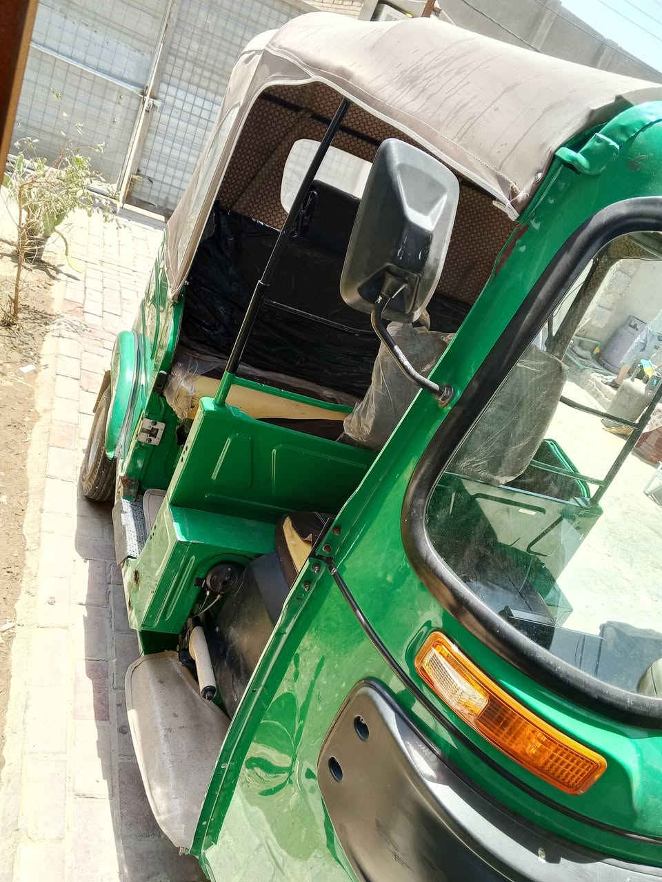 تكتك للبيع 21 كربلاء  مكينه كفاله لا تنقيص ولا تبخير  خير من لله بيها رصعات وضربه خفيفه جوا الغد ما معمره مال شغل تكتك سألها فتر ما طالعه للشارع مكان البياع قرب بانزين خانه الري رقم ‏‪***********‬‏وتساب سعر 7250 وبيها مجال
