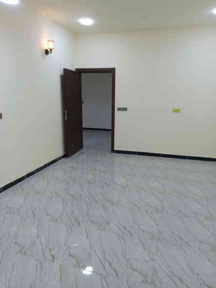 لام عليكم 
عندي بيت للبيع في مجمع الزيتون السكني في شارع الزيتون في ابو غريب ضمن شركة لوتكا رقم العقار 618 مساحة 252الواجهة 12.5طابق واحد ثلاثة غرف نوم وصالة وهول ومطبخ بي مبادرة القرض العقاري 125مليون مسدد منه 33 شهر سعره 295 مليون . مقدمة 187 مليون وباقي اقساط شهريا 548 الف 
للاتصال على ارقام  *********** او ***********
