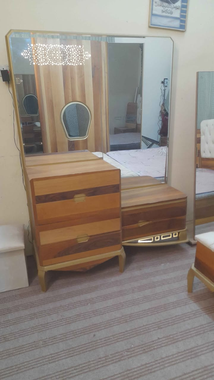 غرفة نوم تركي مستعمل ٨ قطع سعر ٦٥٠ الف 
عنوان بصره زبير 
*********** وتساب الزبير, البصرة
