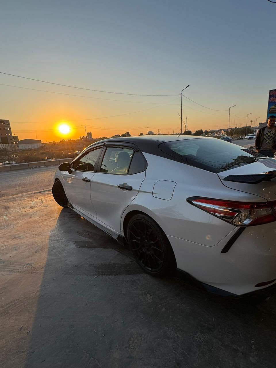 السلام عليكم
بيع او مراوس 
كامري TRD رياضي 

موديل 2020 
حجم المحرك v6 
عليهة تزويد من امريكا
ستريت بار من امريكا
عليها اكس بايب من امريكا 
وعليهة اضافه شوته رياضي من امريكا 
وعليهة برمجه من امريكا 
تو كلر بلاد اسود السياره 

السيارة ماشيه70 الف 
السياره بدون نقص 
مابيهة اي نقص من حداديه وتايرات 
داخلهة وخارجهة كلش نضيف 
 جاملغ السايق كلير من امريكا فقط بدون فتح 
السياره كل ايرباك بيهة سليم بدون دواخل 
السياره جاهزه وكلللش نضيفه 
متواجد خاص واتصال ع الرقم ***********
بيع او مراوس بجارجر سكات  او موستنك gt 
السعر 255 بي مجال 
صور الحادث مرفقه بالصور
