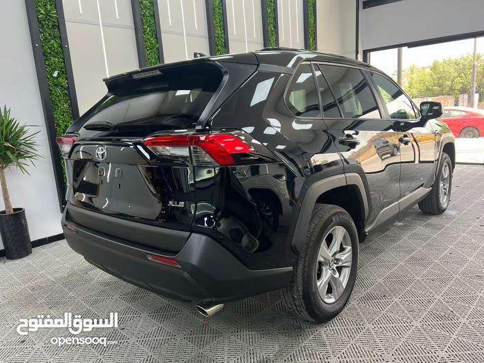 سلام عليكم تيوتا راف فور 2022 وارد امريكي مواصفات XLE رقم بغداد و سنوية جديدة 
1-بصمه تشغيل
2-تحكم ستيرن 
3-شاشه جبيره 
4-انضمه قياده ايكو وسبورت 
5-مانع انزلاق 
6-داخل اسود 
7-كشن السايق كهربائي
8-كامره خلفيه 
9-تحديد مسار 
10-اشاير بالمري 
11-لايت عدسات زنون 
12-بلوجكتر زنون 
13- صندوق كهرباء
14- رادار جانبي
15 -رادار امامي
16- رادار خلفي
17 اسلايت
بيها بارد بالبنيد فقط بدون ايرباك 
للاستفسار 
***********
