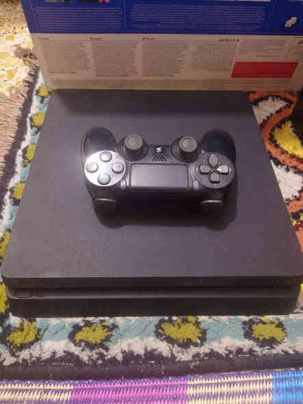 بيع بلي 4 سلم اونلاين جديد لا مفتوح و لا مصلح مع يدة اصلية
و مع يو بي اس سعر 200 للتواصل *********** موجود واتساب المكان بغداد العبيدي .
