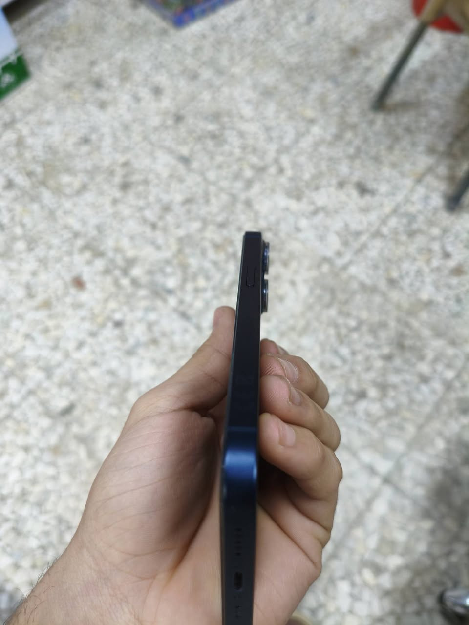 سلام عليكم ايفون 13عادي للبيع
اجهاز نضيف مثل ما واضح 
لا ضربه لا شخط 
بعده بل ضمان اشركه 
بطاريه ميه بس بدون كارتونه بس كيبل 
شرق اوسط تلث AAA
اسعر 520
ارقم ***********
بيه واتساب
