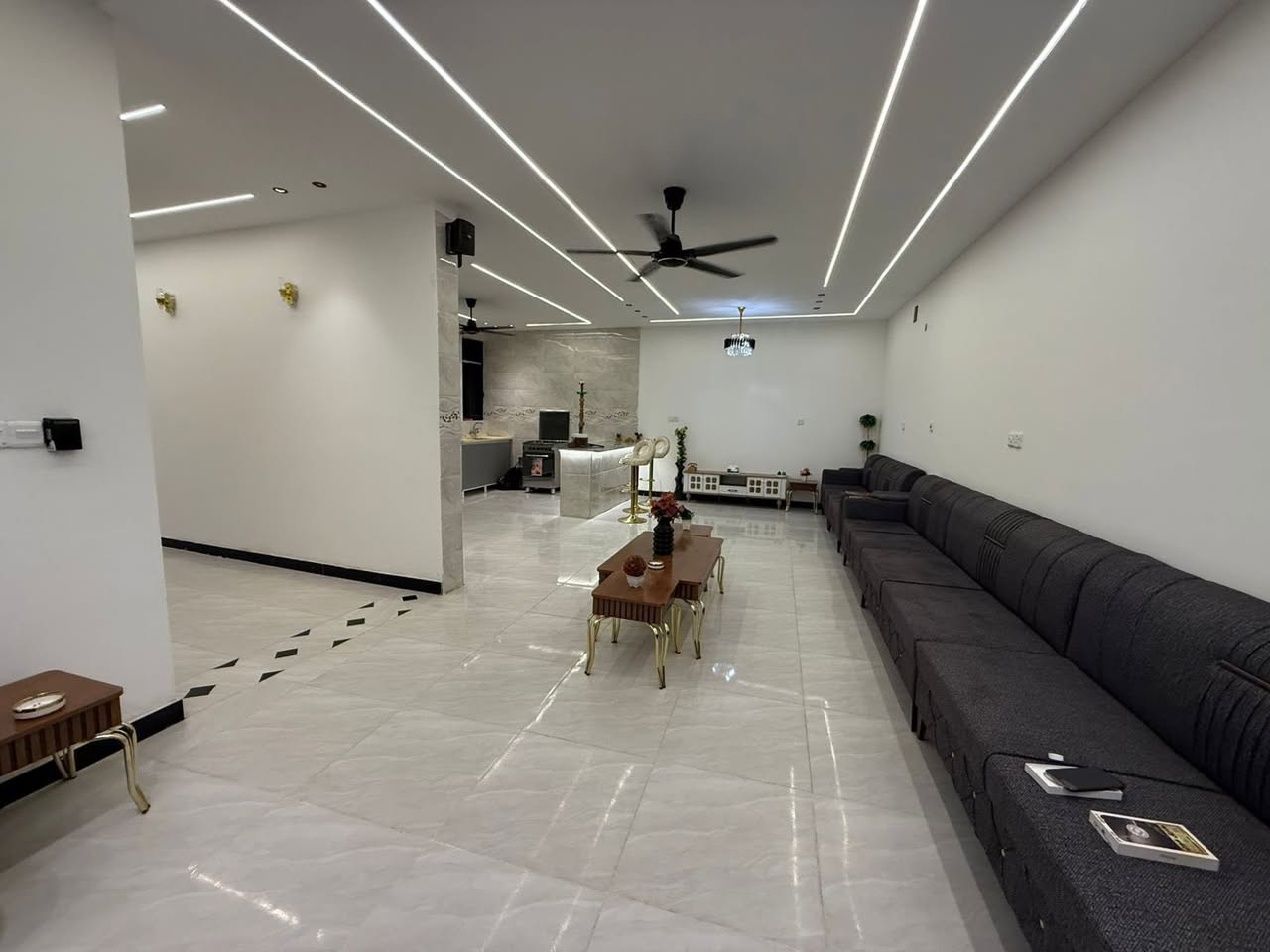 *_📌 مزرعة  ريف اهلنة 🏡🏝️
متعتك و راحتك بمكان واحد 😊_*

ودك تغير جو مع العائلة أو الأصدقاء؟ مزرعة توفرلك كل وسائل الراحة والترفيه بمكان واحد وبأجواء خيالية بين النخل والمساحات الخضراء.

*🔥 مميزات المزرعة:*

🔹 مسبح كـبير ونظيف 🏊🏻  

🔹 2 غرف نوم + صالة كبيرة مكيفة بالكامل 🏘️  

🔹ومطبخ جاهزأ

🔹 مطبخ داخلي مجهز + مطبخ خارجي للشوي 🥘  

🔹 شواية سمك مع كافة ملحقاتها 🍖🍗🍢  

      متوفرة العاب ترفيهية 

       فيشة . منضدة . طائرة 

       وموثقة بتطبيق اجرلي ايضاً  

🔹 كهرباء 24 ساعة بدون انقطاع 🚨💡📺

*📍 الموقع😗 بغداد - الدورة البوعيثة - 

*📞 للحجز والاستفسار وتساب 

***********

احجز الآن واستمتع بأحلى الأوقات مع اللي تحبهم 💚

#سفرات_عائلية

#مزرعة

#شاليهات
