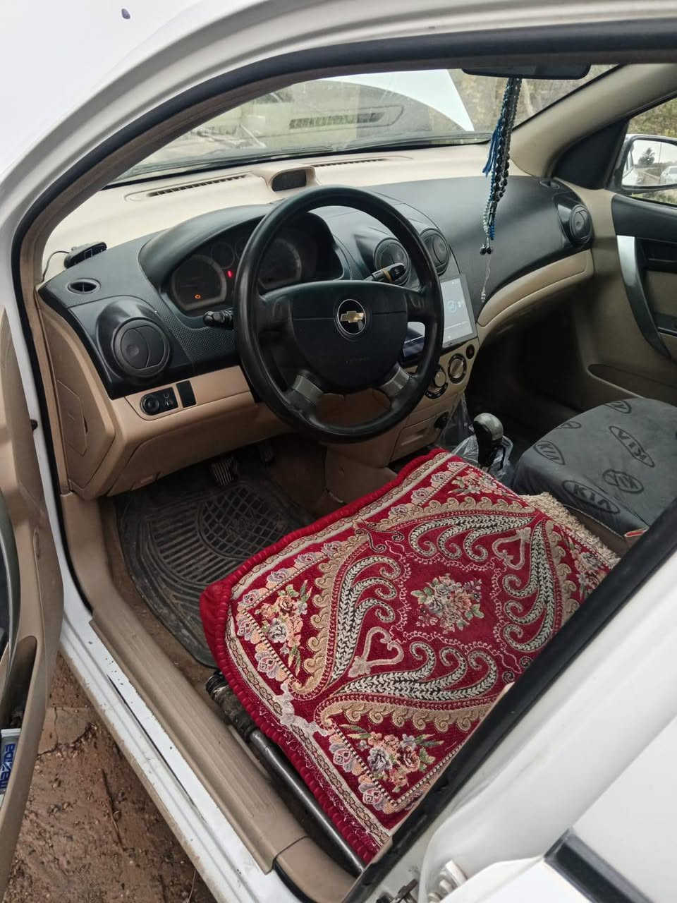 السلام عليكم للبيع افيو موديل 11 خليجي بدون قطرة صبغ ينرادله ترتيبات دعاميات فقط رقم صلاح الدين دولي بسمي تحويل ثاني كير ومحرك امجفتة قبل شهر السعر 55 وبيه مجال شي بصيط حك الجية مكان السيارة صلاح الدين الضلوعيه للاستفسار ***********
