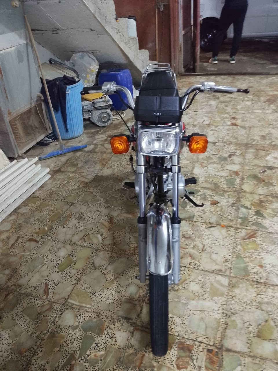 درجه للبيع نضيفه بدون ميسان حي العسكري ***********السعر 700وبيه مجال شاصي امتياز ومكينه نامه نضيفه
