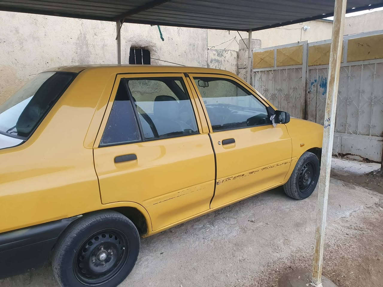 ***********
سلام عليكم سايبه للبيع رقم بغداد انكليزي مشروع وطني بسمي  موديل 15 امصفره هيئه وقرامات العنوان كوت البتار السعر 28
