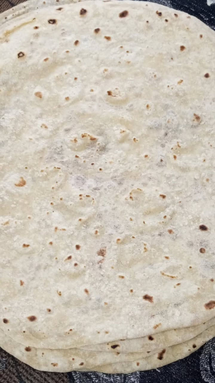 🌾 الخبز بالتنور الكهربائي 🌾
10 كرص بالف طحين من عدكم 
5 كرص بالف طحين من عندي
خبز صاج 
4 كرص بالف طحين من عندي 
6 كرص طحين من عدكم 
🍞 
. بطعم الأصالة وريحة البيت العراقي
 خبز طازة، نظافة وجودة عالية،
خبز بمحبة وإتقان من القلب للقلب. 🔥
، شهي، ونظيف... لأنكم تستحقون الأفضل دائماً. 🍞✨📍
الخبز يومي 
أهلاً وسهلاً بالجميع 🌷


**إذا كنت صاحب هذا الإعلان وتريد حذفه لأي سبب، رجاءا أرسل رسالة إلى الدعم الفني**