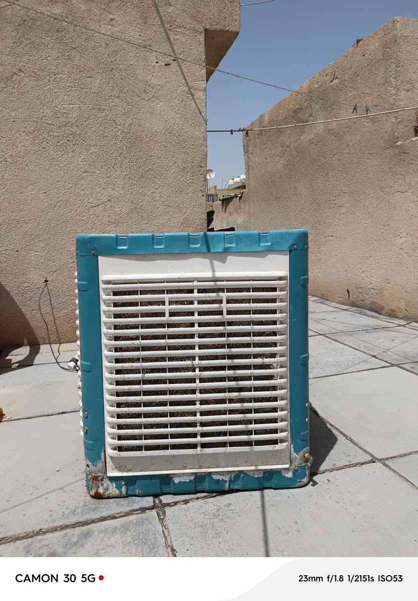 مبرده للبيع مال العام هيه الميز ماله ماطور بلادي شرط الشغل واتربم بيه قفل هيه والميز ب٧٥ الف يستاهل الفقير 
***********وساب ***********وساب المكان كربلاء المقدسة مجمع جنه سيد اسماعيل السكني
