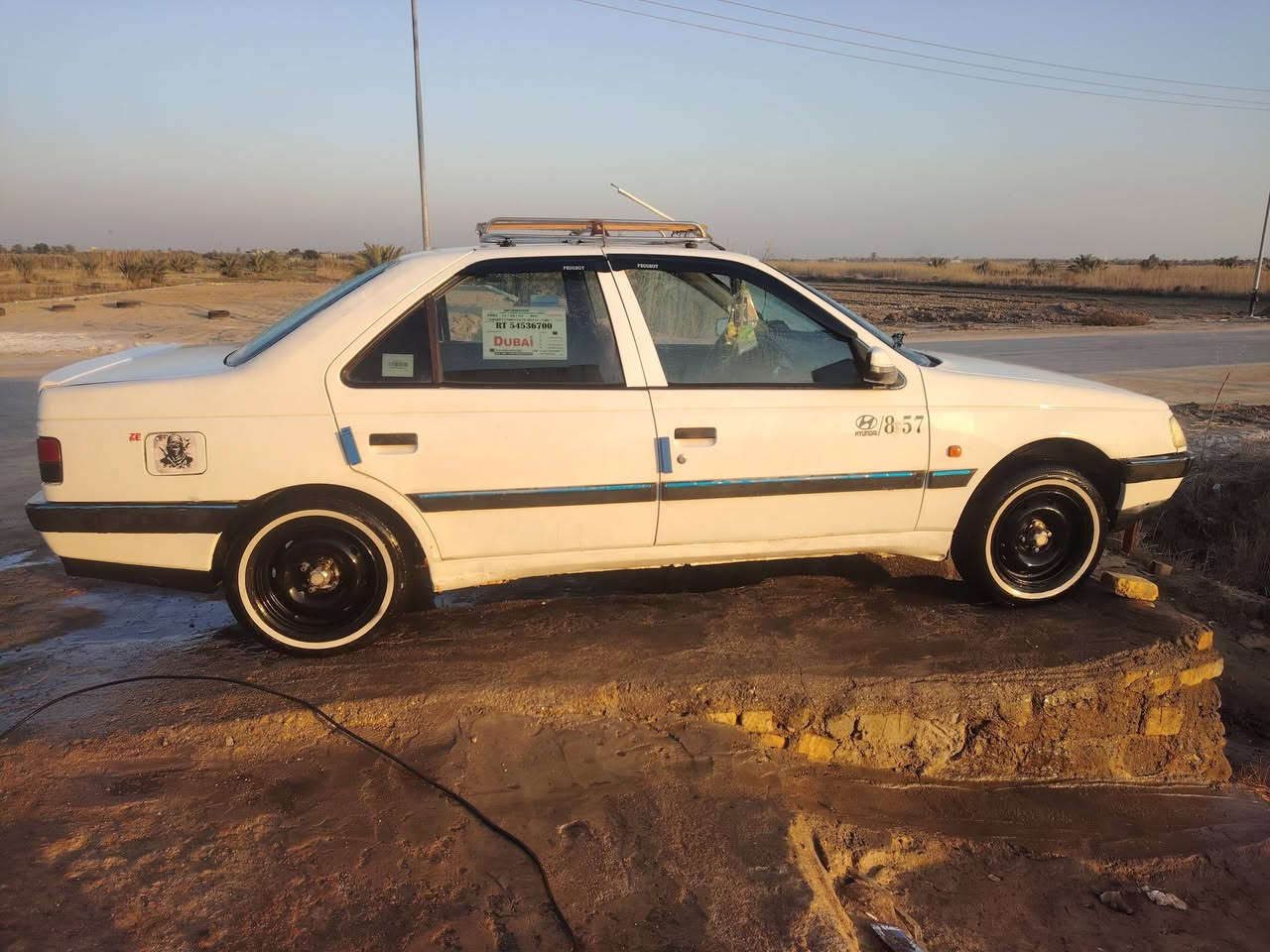 السلام عليكم  ***********
بيجو 405 للبيع 
مكينة وكير شرط تخم تاير ابو الخط حدادية بالكارتون تبريد دفاية كهرباءيات كله شغالة شاشة سماعات بلاد سنوية لل28 مشروع وطني مثنى مداور مباشر السعر 39 وبية مجال بسيط
