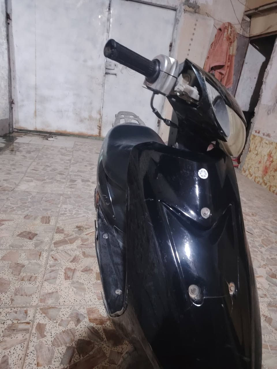 السلام عليكم اخوان عندي دراجه عصوريه للبيع كل شيء بيها شغال سلف كهربائيات لايت اشاير هورن كله شغال مكاني ناصريه الزيناويه رقم ***********
سعرها 220 وبيها مجال
