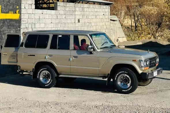 تويوتا لاندكروزر موديل 1986 دبل أكسل F3
نظيف جدًا ومستخدم بعناية
محافظ عليها من كل النواحي
ما تحتاج أي مصاريف
السيارة قوية وجاهزة للخدمة
أربع تايرات ورنكات جديدة

السعر: اطلبه في التعليقات، وسيصلك مباشرة 🤖

القير والمكينة شرط — ما عليها أي مشكلة

رقم صاحب السيارة
***********
