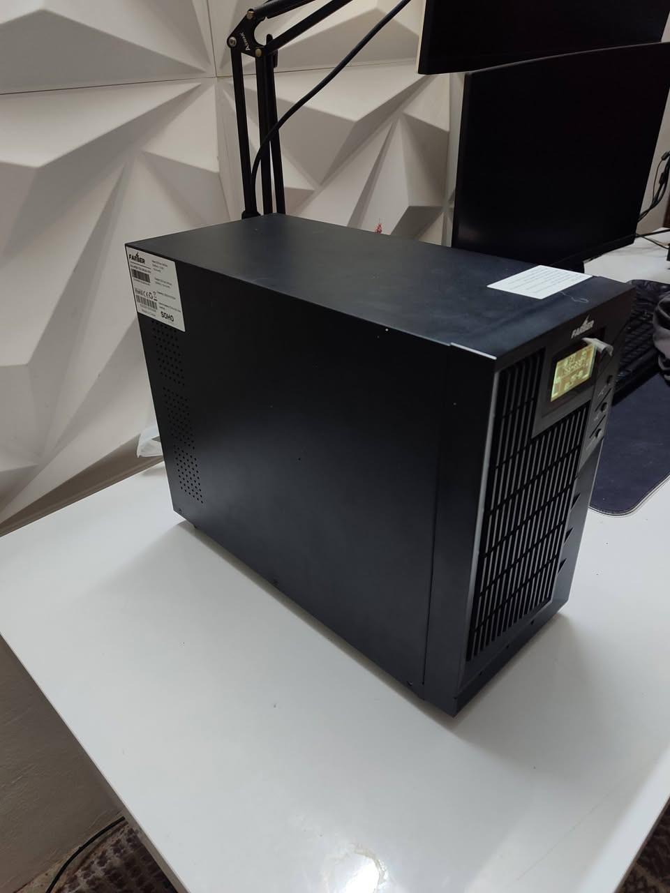 يوبي اس فاربر مبدل بطاريات جديدة توصيل موجود
UPS Farber 3KV Onleine 
365 الف 

للتواصل 
***********
