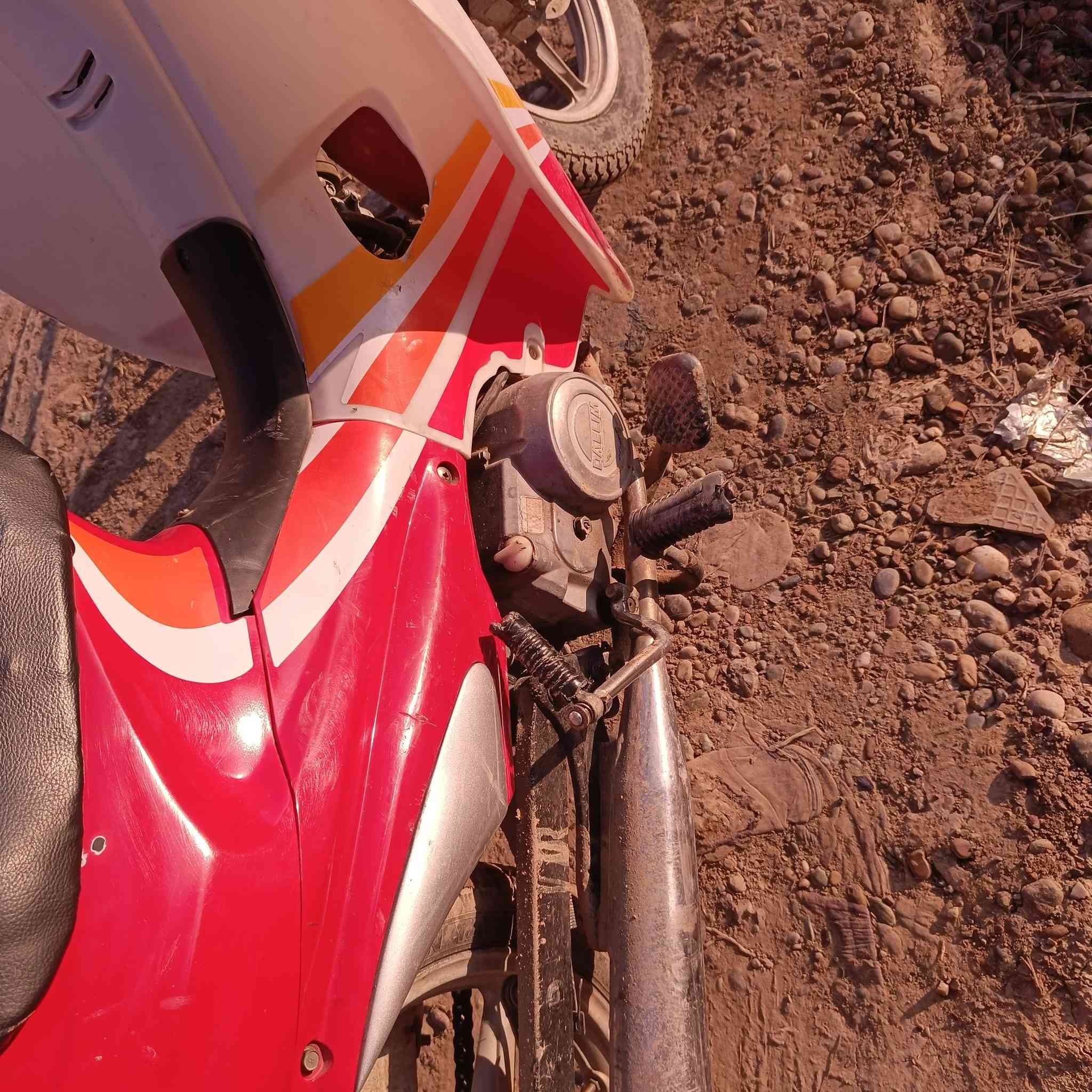 السلام عليكم للبيع مطور سرفيس مطور نضيف خير من الله سعره ٦٠٠ أو بي مجال استفسار أكثر اتصل ***********
