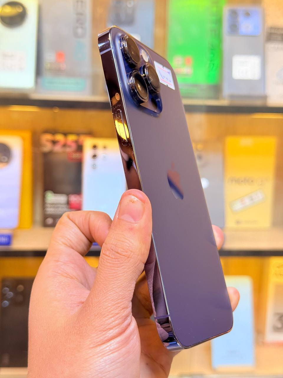 🛑🛑 تحديث الاسعار 🛑🛑
ايفون 14 ابروماكس ذاكره واحد تيره يعني (1000 كيكه) بطاريه 93لون مميز نضافه 100‎%‎ حاله حال الجديد ممبدل بي شي وتر بروف عل حاسبه كله نورملالجهاز Esimشريحه الكترونيه وبي ضمان 5 ايام فحص واستخدام نموذج M الاصلي  مكاني بغداد البياع شارع 13 مركز الريس للموبايل السعر 775 الف
***********
