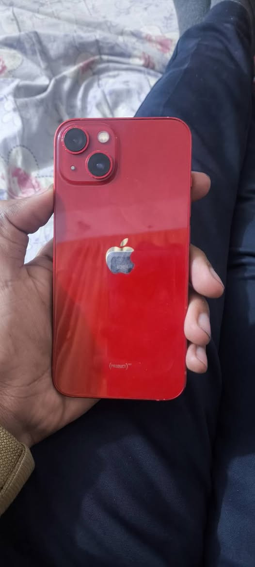 ايفون ١٣ عادي  فقط مبدل بطارية. جهاز مكفول. كلشي شغال  السعر ٣٦٠ وبي مجال قليل  العنوان الديوانية الرقم ***********
