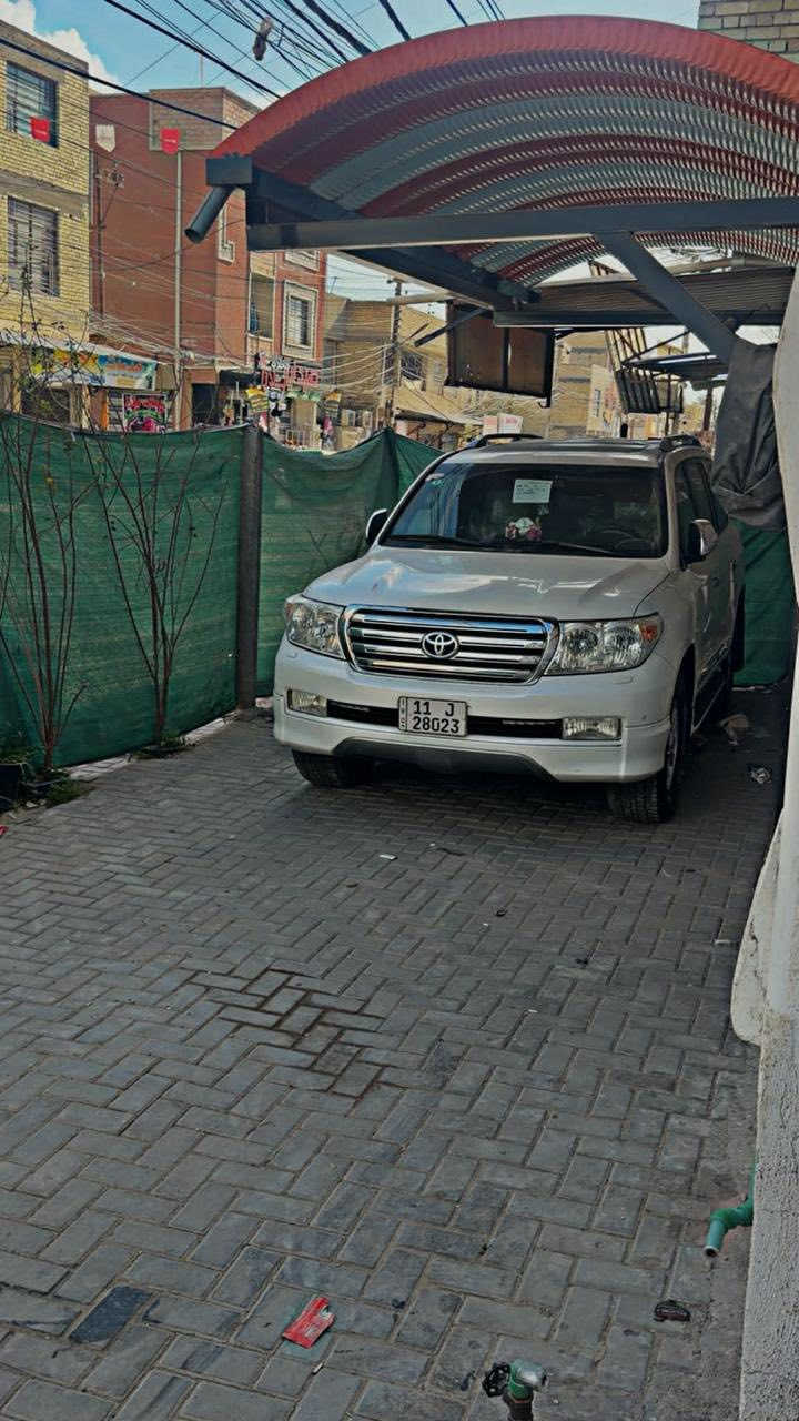 سلام عليكم لاندكروز موديل 2011ستينيه سياره نضيفه وخير من الله تخبل رقم بغداد الإنكليزي الجديد ماشيه 120 سياره بيه جاملغين مصبوغات خلفيه سياره كشن كهرباء 7راكب 3قطع تبريد محرك4000 كير مكينه كفاله سياره جاهزه مكاني شارع فلسطين             مراوس ***********
