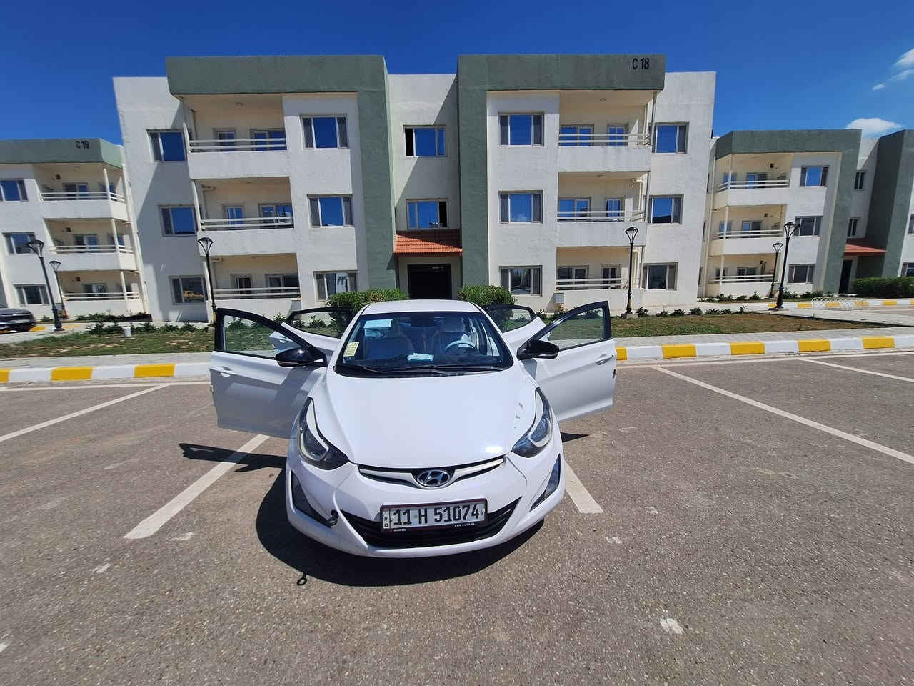 يالله الانترة ١٥ خليجي 
تخم تاير تبريد تدفئه 
رقم بغداد بسمي 
مكان السياره بغداد المدأئن مجمع ريحانه 
السعر ١١٨ بيها مجال قليل 
ابيع عل سونار ثاني يوم تحول 
كير مكينه شادها جديده بل نايلون ١٦٠٠ مكينه القتصاديه ايكو شاشه ايباد منضومه صوت بلادي السياره اينقص مابيها  رقم الهاتف ***********
