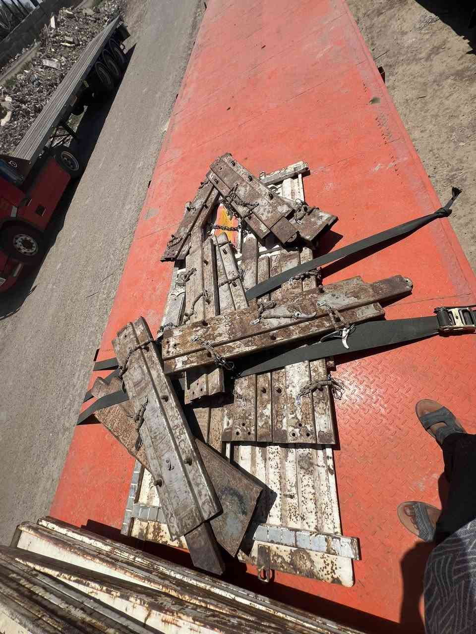 للبيع جناب عربانه شركه عبدالله جوهر السعر 30 ورقه وبيها مجال ***********
