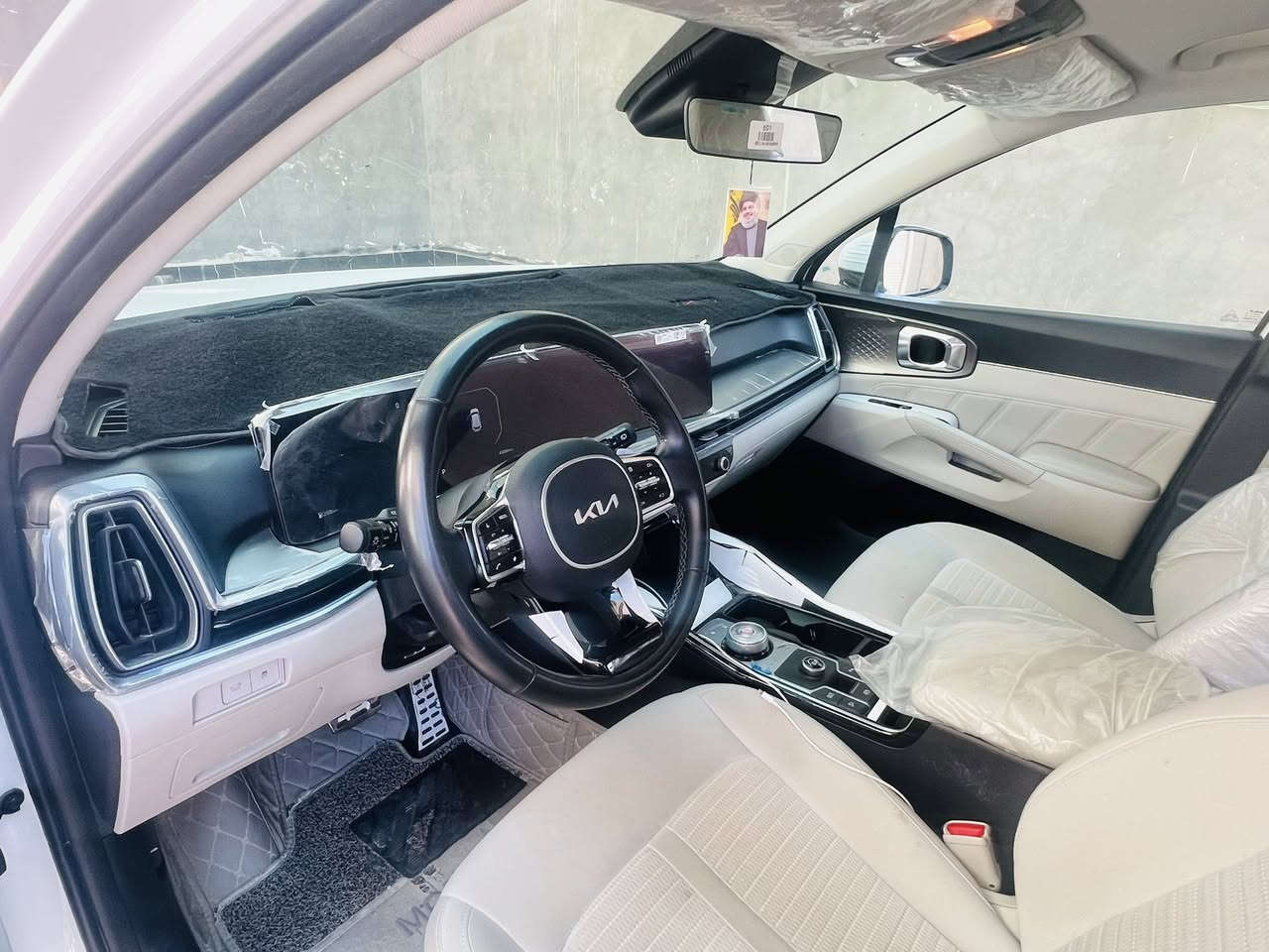 السلام عليكم 
سورنتو 2024. رقم بغداد بأسمي. تحويل مباشر 
موصفاتها 
6 سلندر 
داتشو 
ويل 20 
حساس امامي خلفي 
قياده ذاتيه 
 وباقي موصفات السورنتو المعروفه 
كفاله عامه 
ماشيه 40
للاستفسار الاتصال ***********
