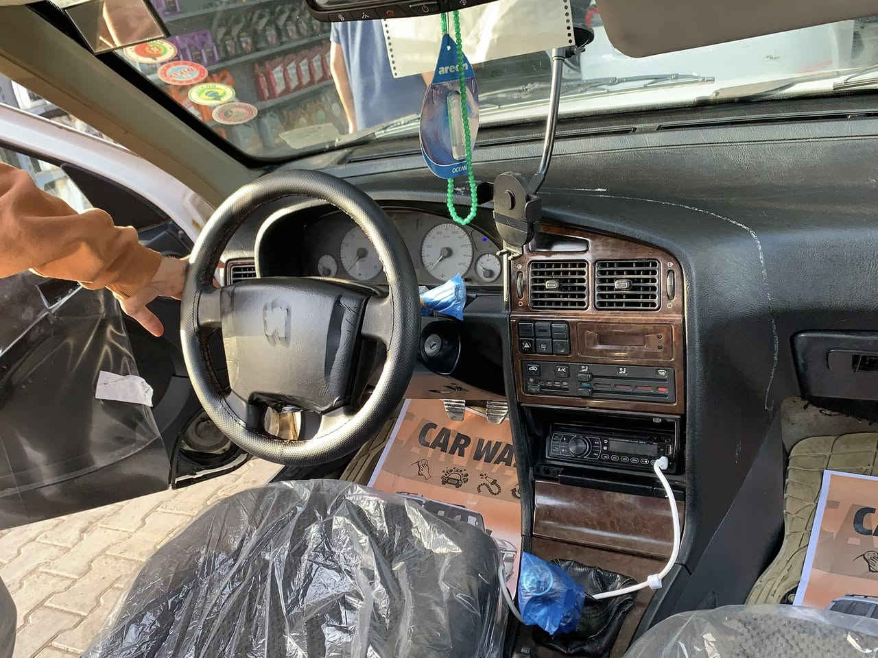 سلام عليكم بيجو بارص مديل 15السياره خير من الله كير ومكينه مكفولات حديده جديده صدر امامي خلفي جدد بيها بيها جاملغ مبدل وخياسات قليله مكاني نجف السعر 48وبيها مجال هاذه رقمي ***********
