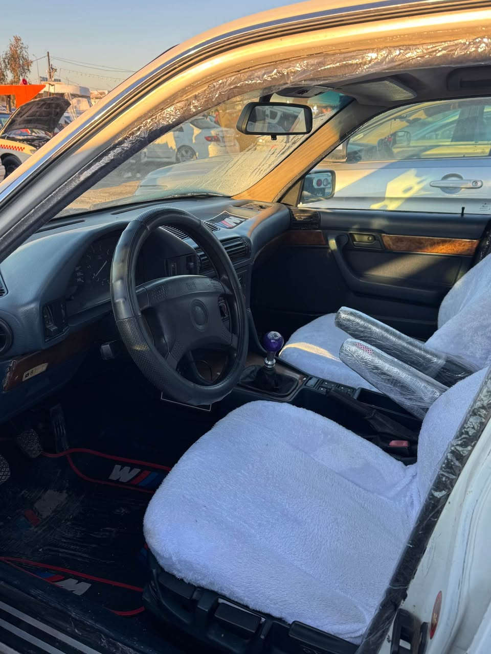 BMW مەکینە 520  گیرحادی 5 پارچەیی سبوغە پشتو پیشی جەپیکی بچوکی هەیە  سەیارەکە زۆر جوانە هەمووشتی تا 2030 نوا مەسرەفی هیچ تیدانیە تەنها دەبلی لای سەکن نەبی سەیارەکە زۆر توندوو تۆلە  نرخی 54 مەجالی تیدایە مالی دۆستە  ژمارەی موبایل *********** أربيل, العراق
